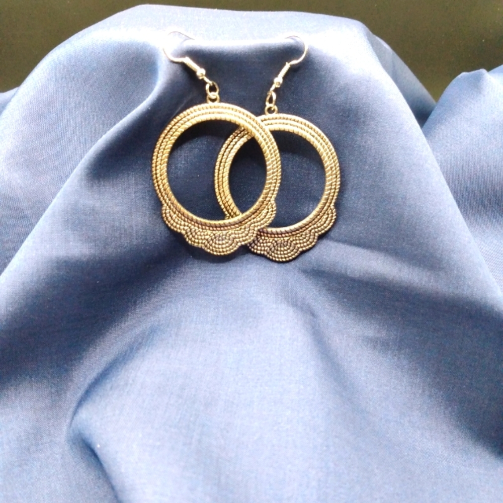 Silver-tone textured earrings